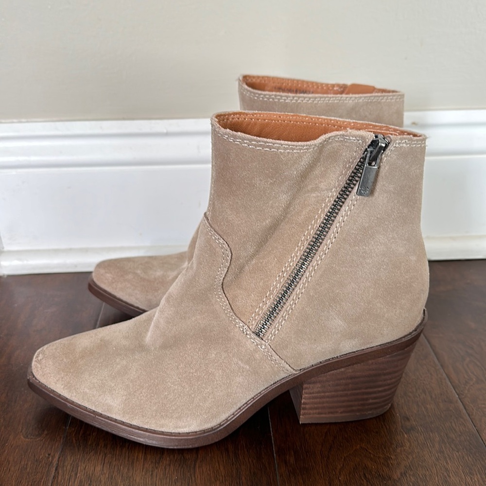 NEW Lucky Brand Wallanda Taupe Suede Heel Ankle Boot women size 6.5